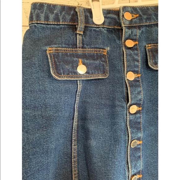 Forever 21 denim skirt🌞 - Picture 3 of 3
